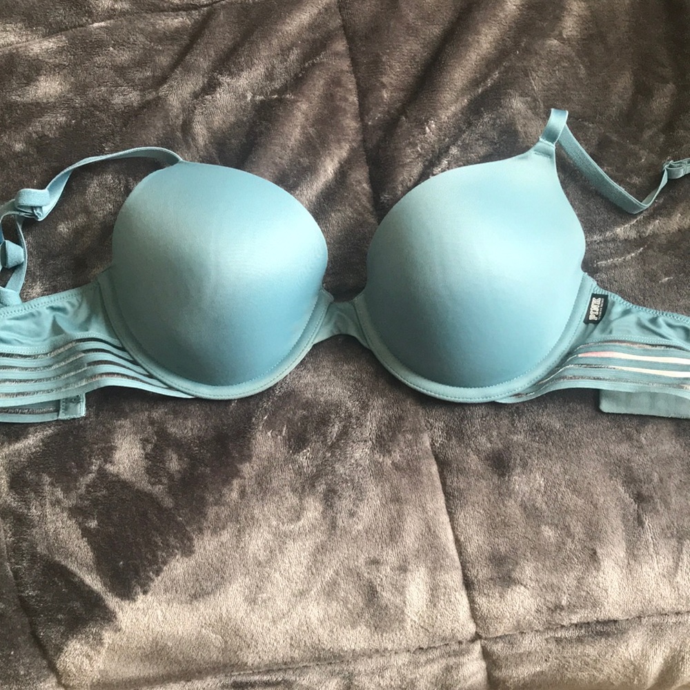 PINK wear everywhere T-shirt bra